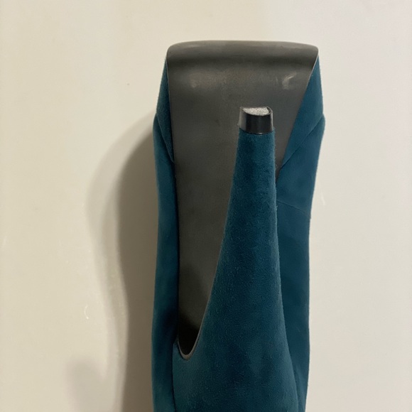 Trouvé Suede Sapphire Pumps 8.5 - Picture 7 of 13